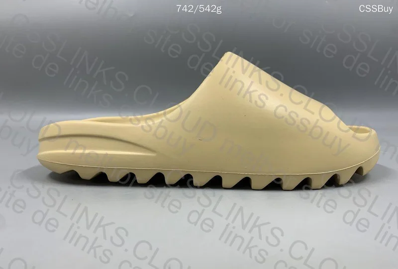 YEZZY SLIDE - SAND 9