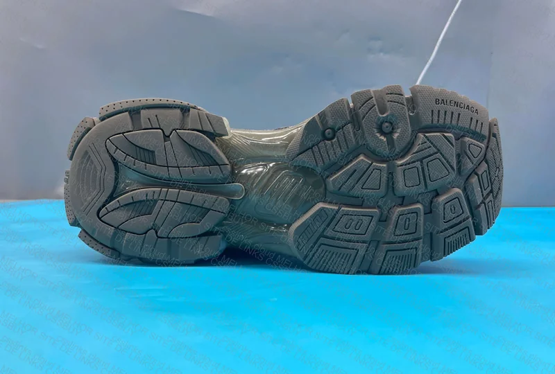 YOLO BALENCIAGA RUNNER