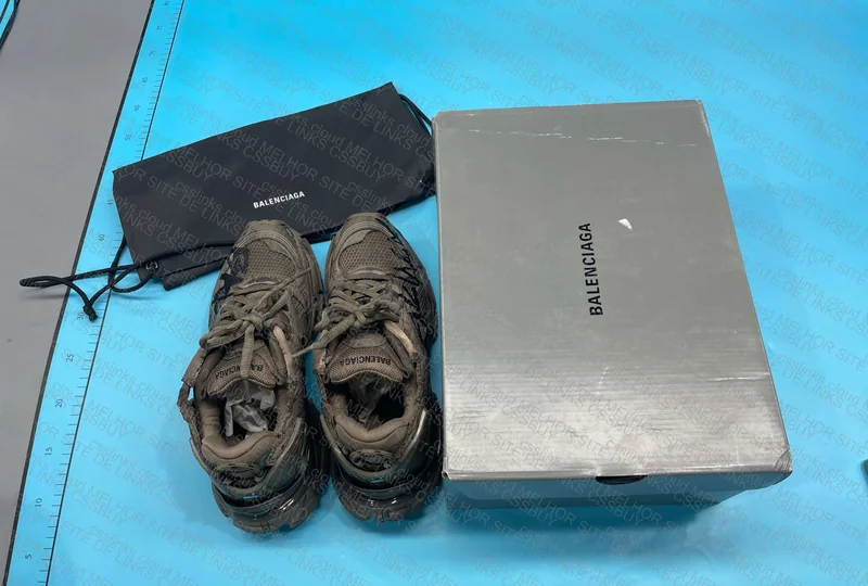 YOLO BALENCIAGA RUNNER 8