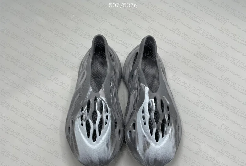 YZY FOAM RUNNER GRANITE
