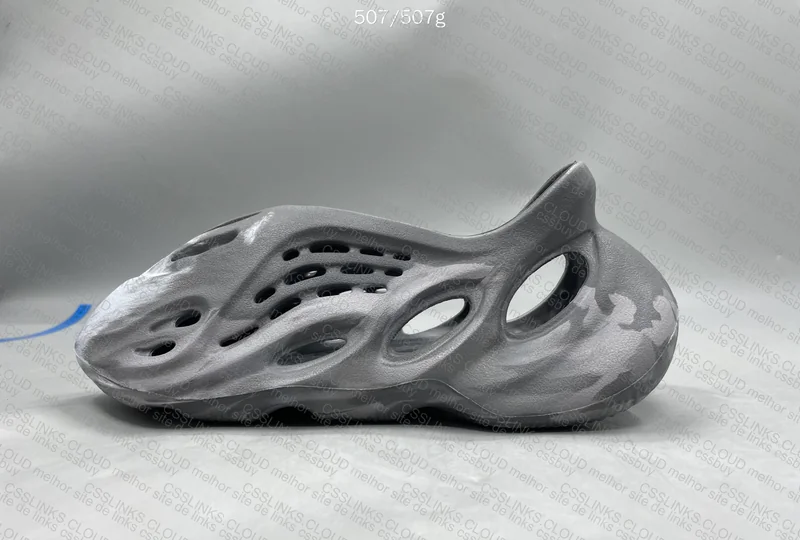 YZY FOAM RUNNER GRANITE 2