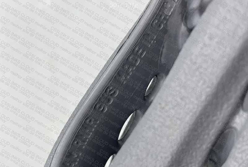 YZY FOAM RUNNER GRANITE 3