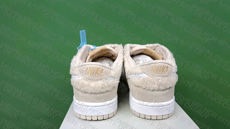 Z BATCH Dunk Labubu 3