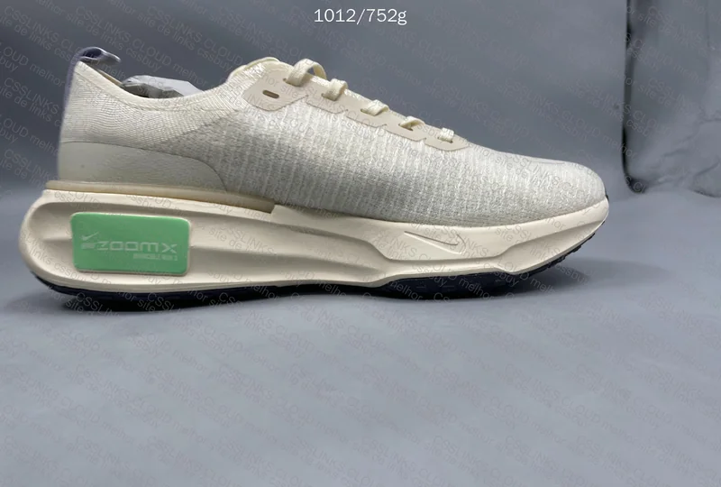 ZoomX Invincible 3 - One Larger Than the Other? 8